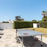 Cristina Villa *